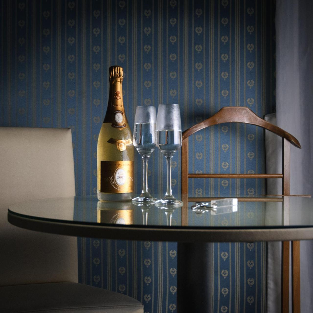 Hotel Masaniello Luxury คาโซริอา ภายนอก รูปภาพ