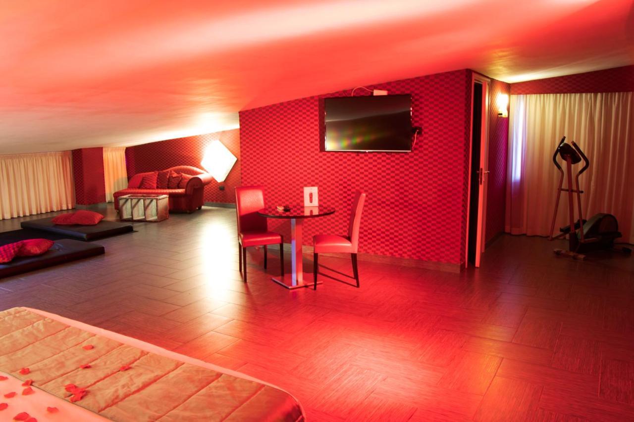 Hotel Masaniello Luxury คาโซริอา ภายนอก รูปภาพ