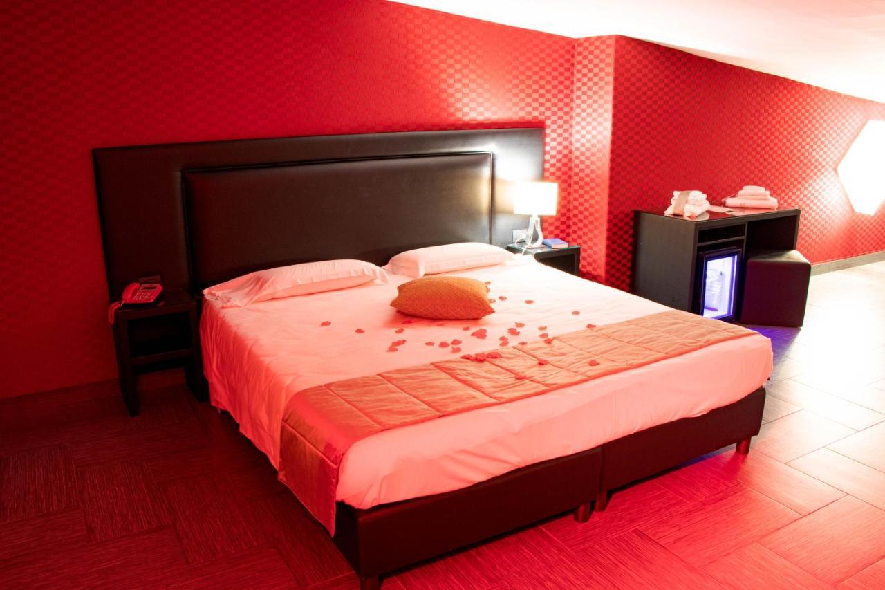 Hotel Masaniello Luxury คาโซริอา ภายนอก รูปภาพ