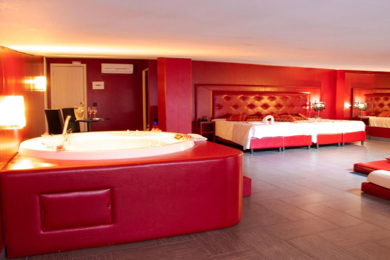 Hotel Masaniello Luxury คาโซริอา ภายนอก รูปภาพ