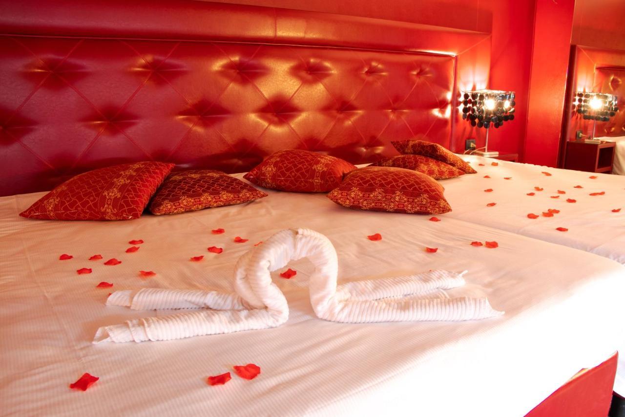 Hotel Masaniello Luxury คาโซริอา ภายนอก รูปภาพ