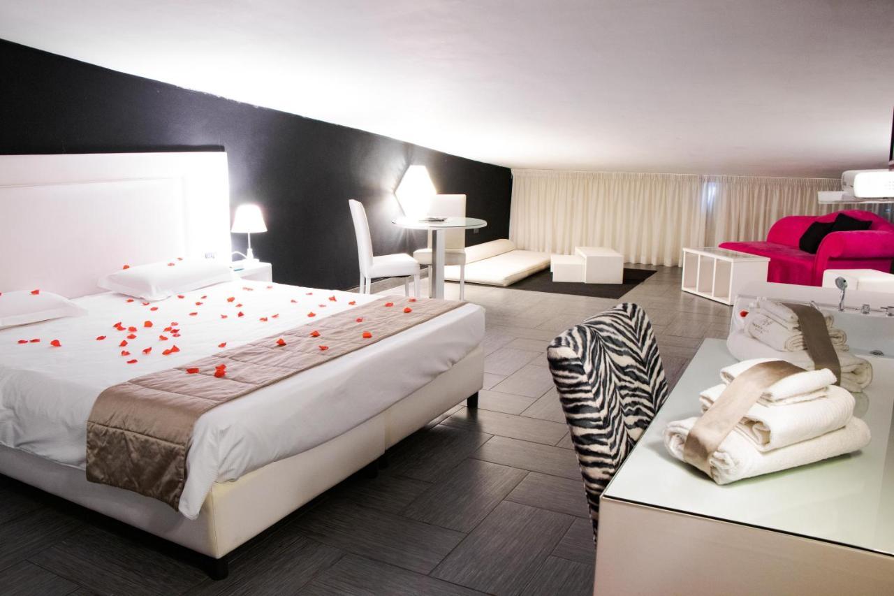 Hotel Masaniello Luxury คาโซริอา ภายนอก รูปภาพ