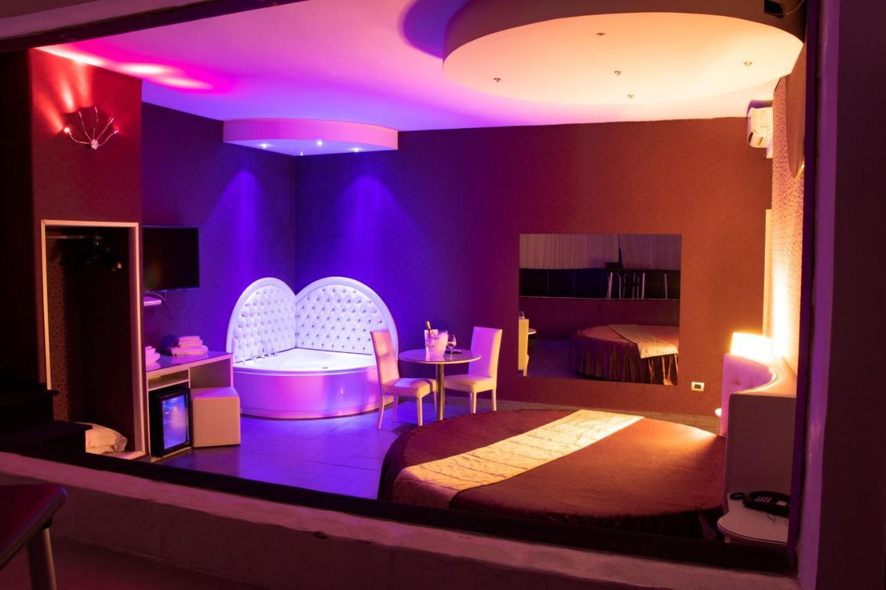 Hotel Masaniello Luxury คาโซริอา ภายนอก รูปภาพ