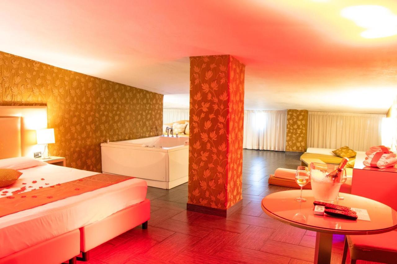 Hotel Masaniello Luxury คาโซริอา ภายนอก รูปภาพ