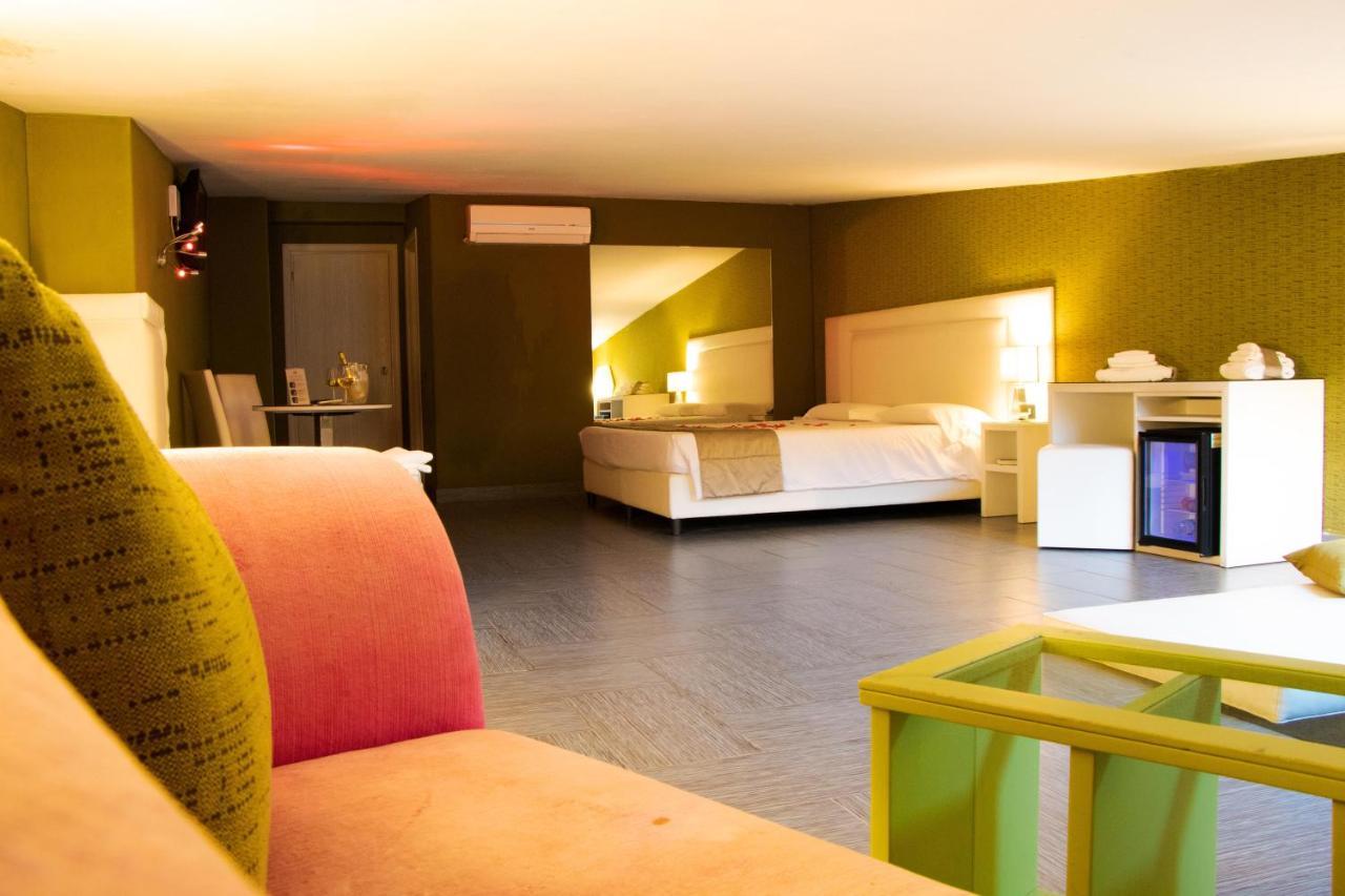 Hotel Masaniello Luxury คาโซริอา ภายนอก รูปภาพ