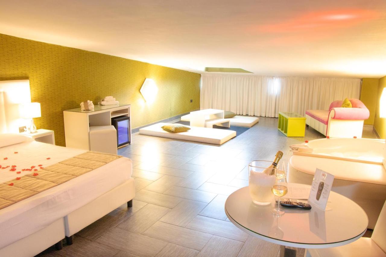 Hotel Masaniello Luxury คาโซริอา ภายนอก รูปภาพ